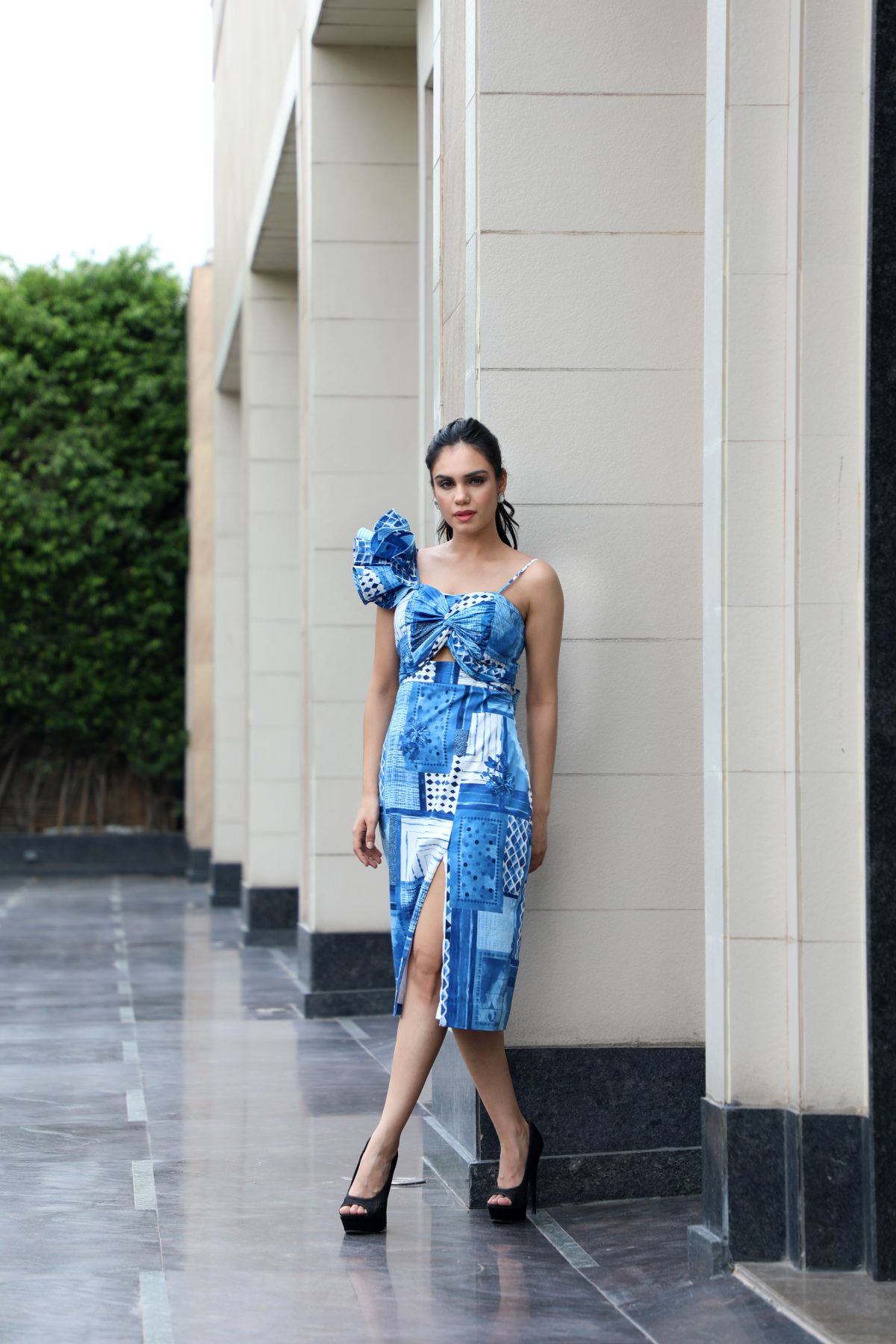 Blue Moroccan Inclined Shoulder Bodycon Slit Midi Dress