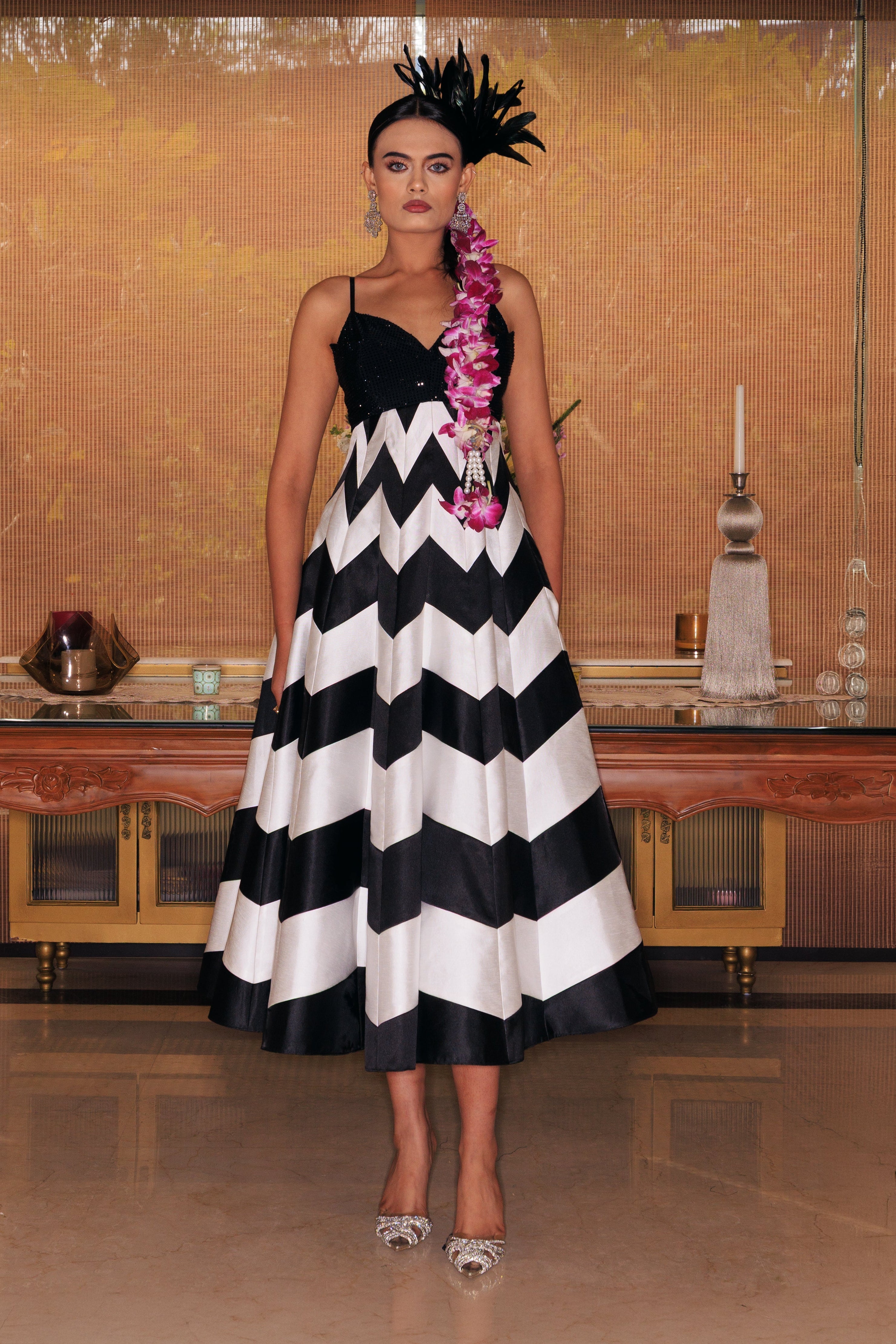 Noir Blanc Éclat Dress