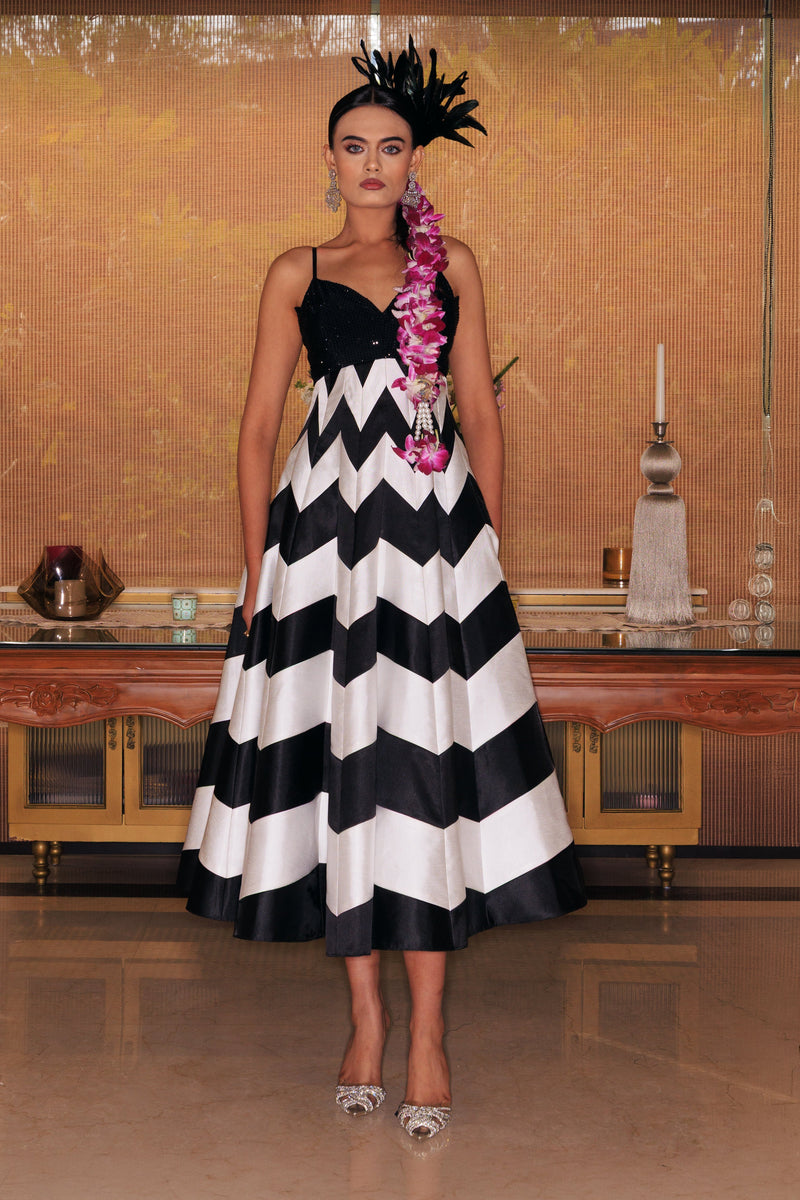 Noir Blanc Éclat Dress